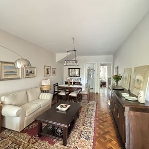 Casa En Venta C/ Garage En Pocitos Nuevo