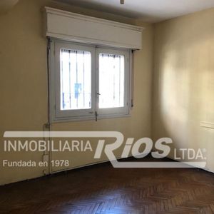 A Dos Cuadras Del Shopping Y A Dos Cuadras De Br. Artigas