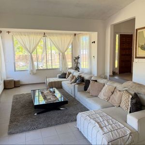 Hermosa Casa En Pinar Sur, Construcción Tradicional, Piscina, 5d, 4b