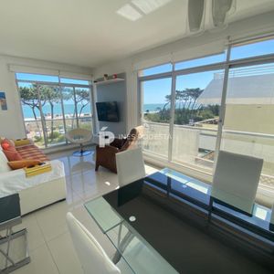Apartamento En Alquiler, Mansa, Punta Del Este, 2 Dormitorios.