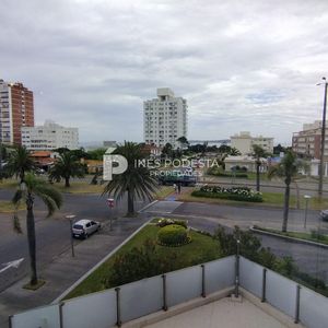 Apartamento En Alquiler De 3 Dormitorios En Punta Del Este