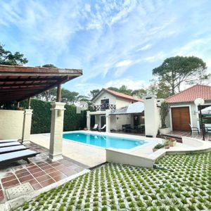 Venta En  San Rafael 4 Dormitorios  Con Piscina
