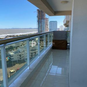 Apartamento En Venta 3 Dormitorios Mas Dependencia De Servicio
