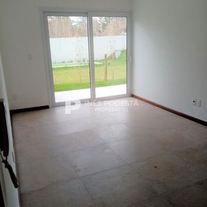 Apartamento En Venta  De 1 Dormitorio Pinares