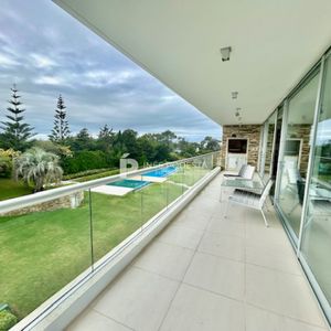 Venta Brava A 100 Mts Rambla Con 3 Dormitorios