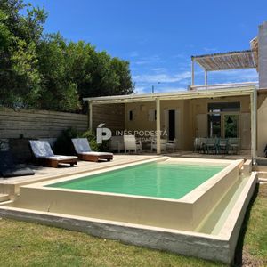 Venta En Punta Piedras Con 2 Dormitorios