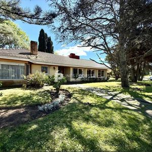 Venta Casa 4 Dormitorios Y Dependencia De Servicio