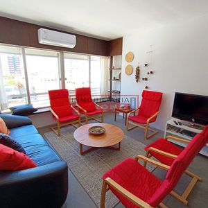 Apartamento En Peninsula - 2 Dormitorios, 2 Baños