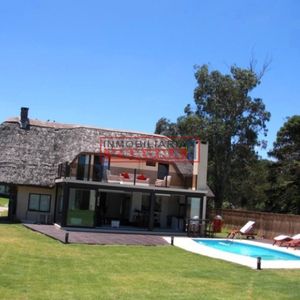 Cabaña De 4 Dormitorios Y Piscina Cerca Del Mar, Pinares, Punta Del Este