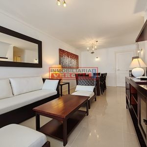 Punta Del Este, Península, Departamento De 2 Dormitorios Con Piscina, Terraza Y Cochera.