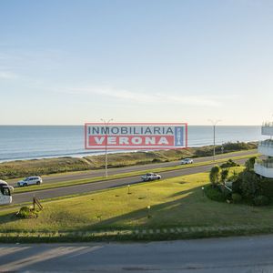 Departamento De 2 Suites + Depedencia En Venta Frente Al Mar.