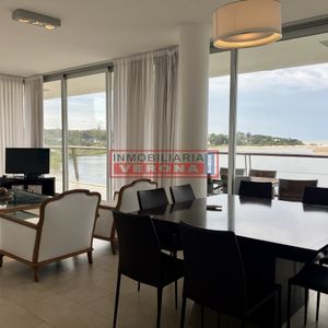 Apartamento En La Barra 3 Dormitorios Con Balcón