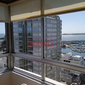 Apartamento En Peninsula, 3 Dormitorios *