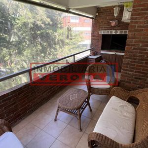 Apartamento En Venta  3 Dormitorios En Playa Mansa, Punta Del Este.