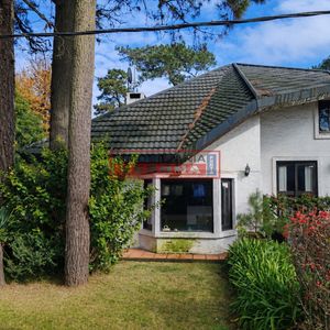 Hermosa Casa En Venta Con Piscina En Punta Del Este