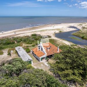 Casa En Primera Línea Al Mar - Ref : Pbi1129