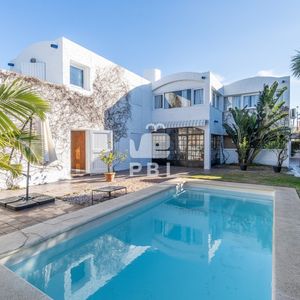 Invertí En Calidad: Propiedad De 4 Dormitorios En Punta Del Este - Ref : Pbi13838