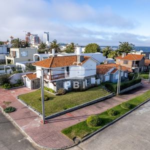 Venta Casa 3 Dormitorios, Peninsula. - Ref : Pbi13902