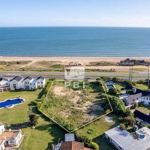 Lote Frente Al Mar En La Mansa, Punta Del Este - Ref : Pbi14098