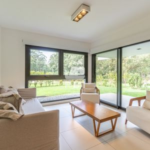 Apartamento En Venta En Solanas Country, Punta Ballena. -  Crystal View - Ref : Pbi14795