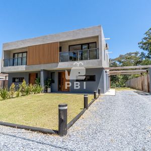 Casa En Venta En Solanas Country, Punta Ballena  - Ref : Pbi15476