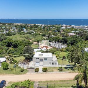 Casa En Venta En Las Grutas, Punta Ballena  - Ref : Pbi15534
