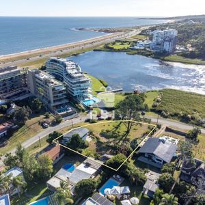 Casa Mas Lote  Frente A Laguna Del Diario - Excelente Ubicación  - Ref : Pbi15652
