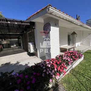 Casa En Venta En Brava, Aidy Grill, Punta Del Este - Ref : Pbi15792