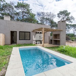 Casa En Venta, Club Del Lago - Ref : Pbi15798