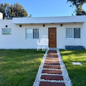 Casa En Venta En Tio Tom,  Punta Ballena - Ref : Pbi15871