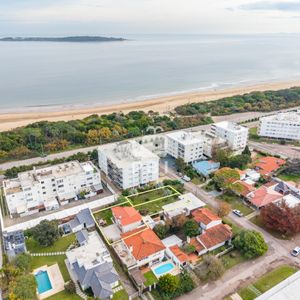 Venta Casa Con 2 Padrones - Playa Mansa - Ref : Pbi15902