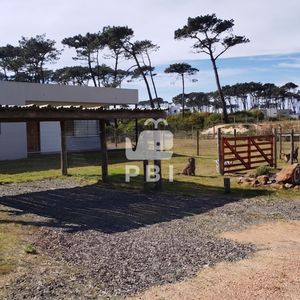 Casa 3 Dormitorios En Chihuahua, Punta Ballena - Ref : Pbi2554