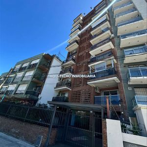 Venta De Sesión De Divino Apto De 2 Dormitorios En Cooperativa De Propietarios A Mts Mdeo Shopping 2 Dormitorios.