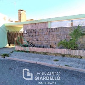 Venta - Casa - 2 Dormitorios - Carmelo - Zona Rambla