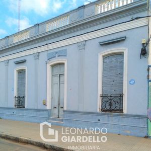 Venta - Casa - 4 Dormitorios - Carmelo - Zona Centro