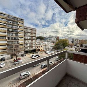 Alquiler  Apartamento 3 Dorm 2 Baños Y Garaje