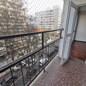 2 Dormitorios Y Servicio, Garaje Y Calef Ctral