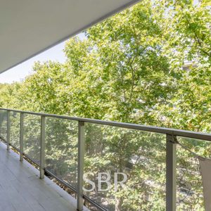 Venta Apartamento De Categoría En Pocitos. Garage, Parrillero, Terraza.