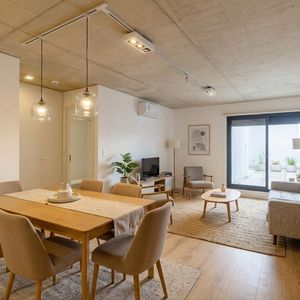 Venta Amplio Apartamento 1 Dormitorio Con Patio Y Garage En Punta Carretas
