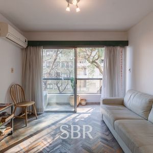 Venta Apartamento 2 Dormitorios Con Balcon Y Garage En Pocitos