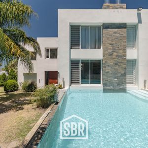 Venta O Alquiler Casa 5 Dormitorios En Carrasco Sur