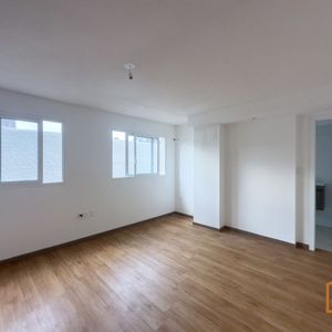 Venta Apartamento Monoambiente Al Frente Con 2 Cocheras !  Sobre Avenida