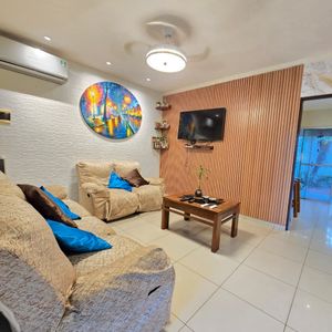 Bella Casa En Venta En Sevilla El Bosque!