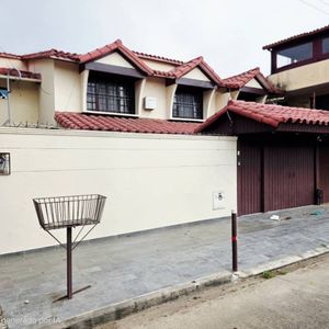 Casa 4 Dormitorios, Canal Cotoca (tc:7)