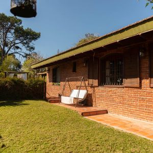 Casa En Venta Carrasco  Norte En Un Lindo Entorno.