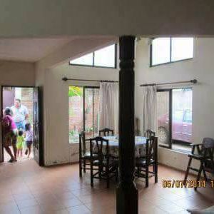 Bienes Raíces Fenix Vende Casa En Zona Residencial 5to Anillo Av. Alemana