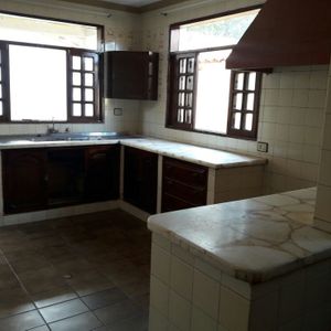 Hermosa Casa En Alquiler Ideal Para Empresa