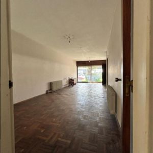 Casa En Venta, Gran Terreno, Piscina, Barbacoa, Frente Al Montevideo Shopping.