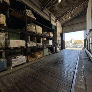 Venta Local Industrial En Aguada Gral. Farías 4.217 Metros