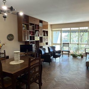 Si Vende Apartamento 2 Dormitorios Servicio Completo Garaje Pocitos